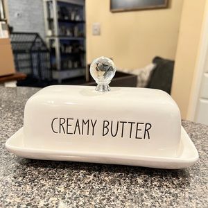 Covered butter dish